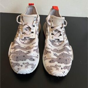 Women’s Adidas nomads size 8, never worn